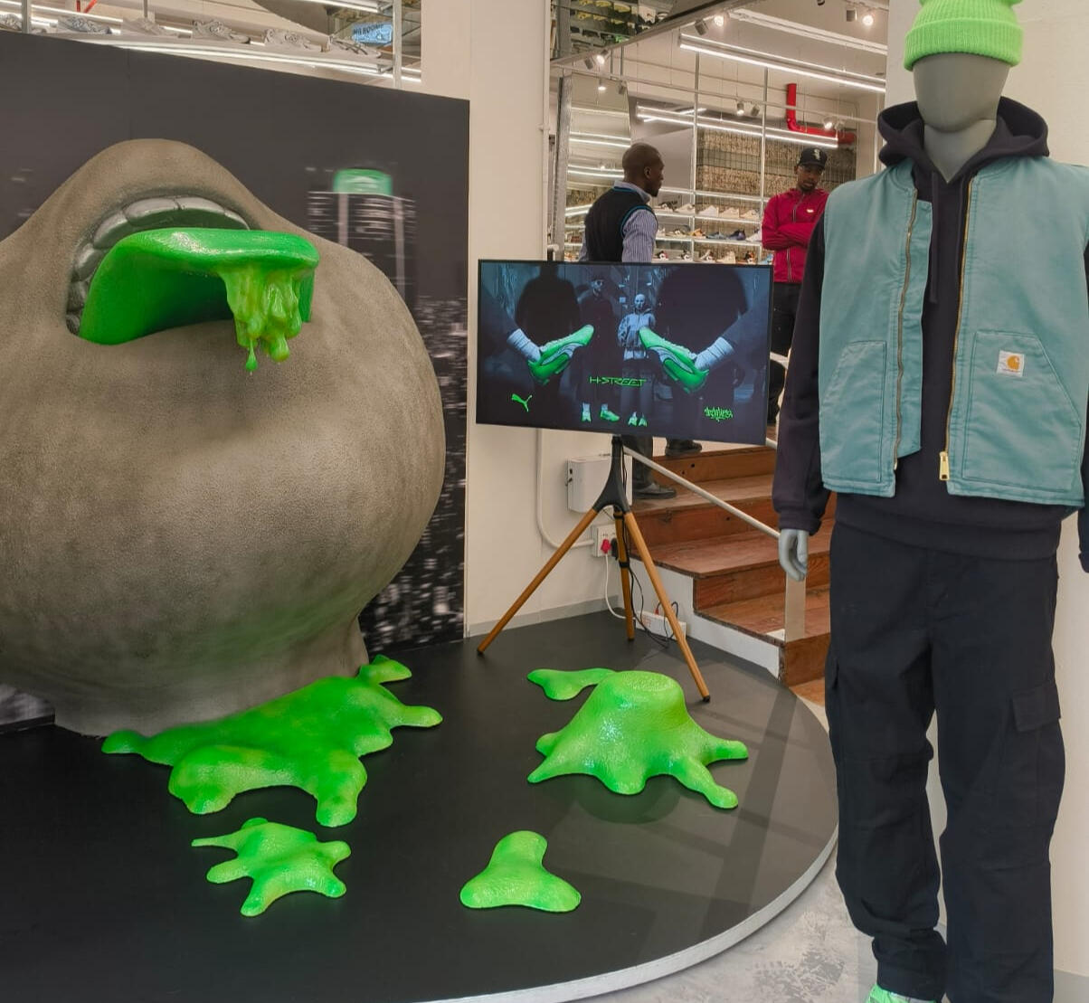 PUMA / Shelflife Sneaker Launch Oversized neon installation for PUMA/Shelflife global sneaker launch — exclusive to 2 world locations.