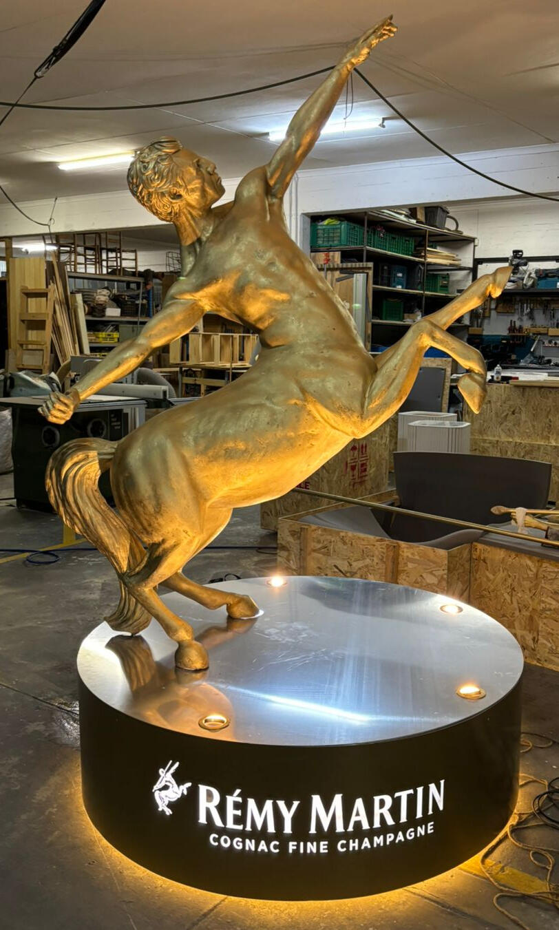 Remy Martin – Large & Small Centaur Sculptures Iconic hero installation for Remy Martin’s global 300-year celebration; combined large-scale artistry with precision high-volume replication.